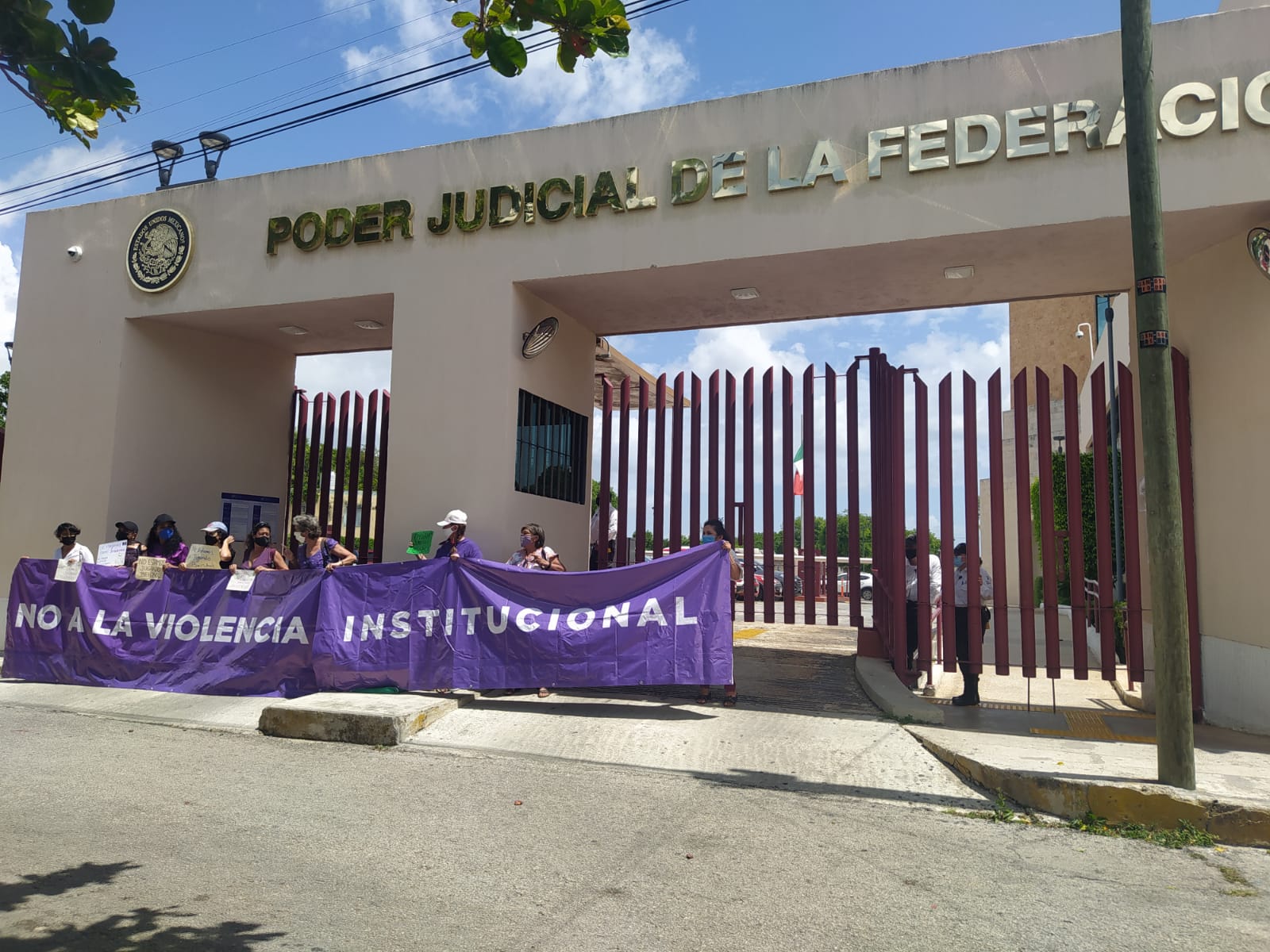 Feministas interponen amparo contra el nombramiento de titular de Semujeres 